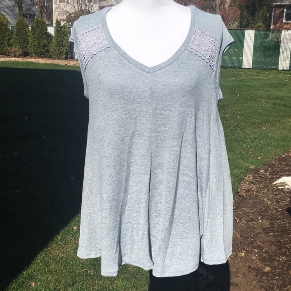 Last 1️⃣ Misty Blue Cap Sleeve Lace Trim Top - Picture 4 of 6